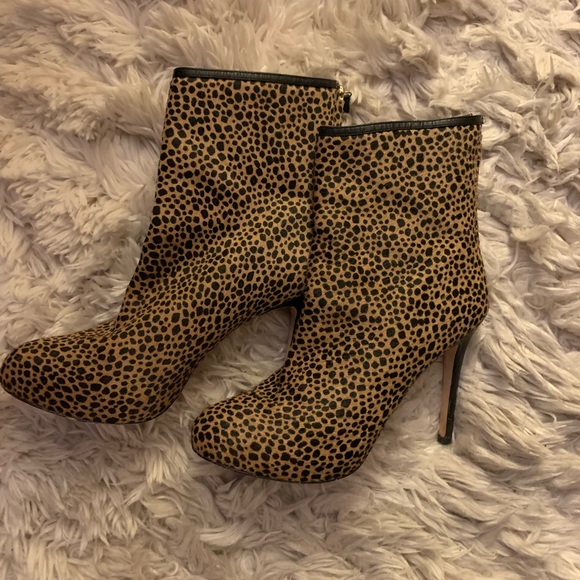 Ann Taylor Calf-Hair Carmel Brown Bootie with Black Pipping👢 - Picture 2 of 5